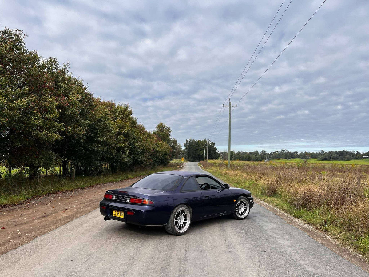 Nissan 200SX (S14) on SpeedWorks SW10 18x9.5 +22 Hyper Silver alloy wheels