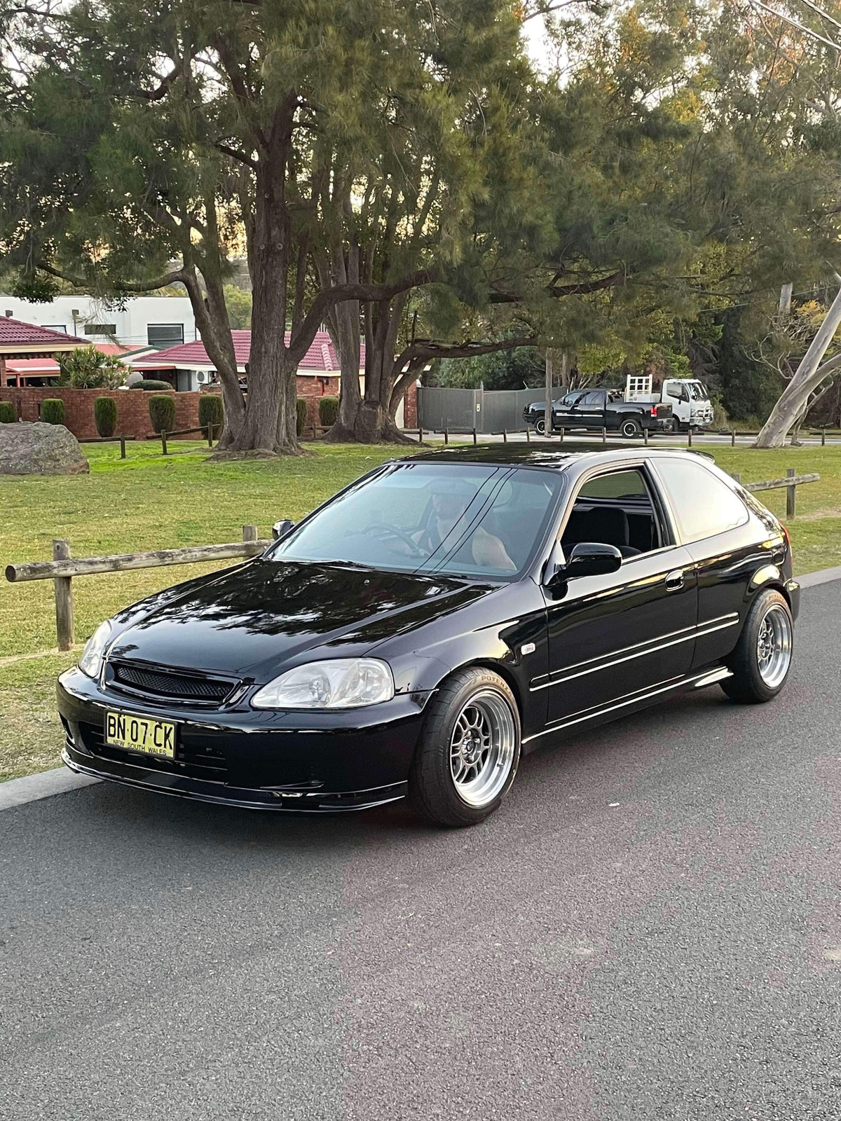 Honda Civic Hatch (EK) on SpeedWorks SW08 15x8 +15 Hyper Black & Machine Lip alloy wheels