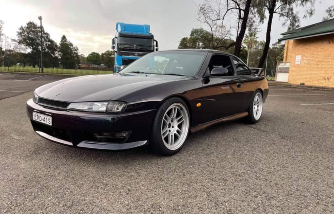Nissan 200SX (S14a) on SpeedWorks SW10 18x9.5 +22 Hyper Silver alloy wheels