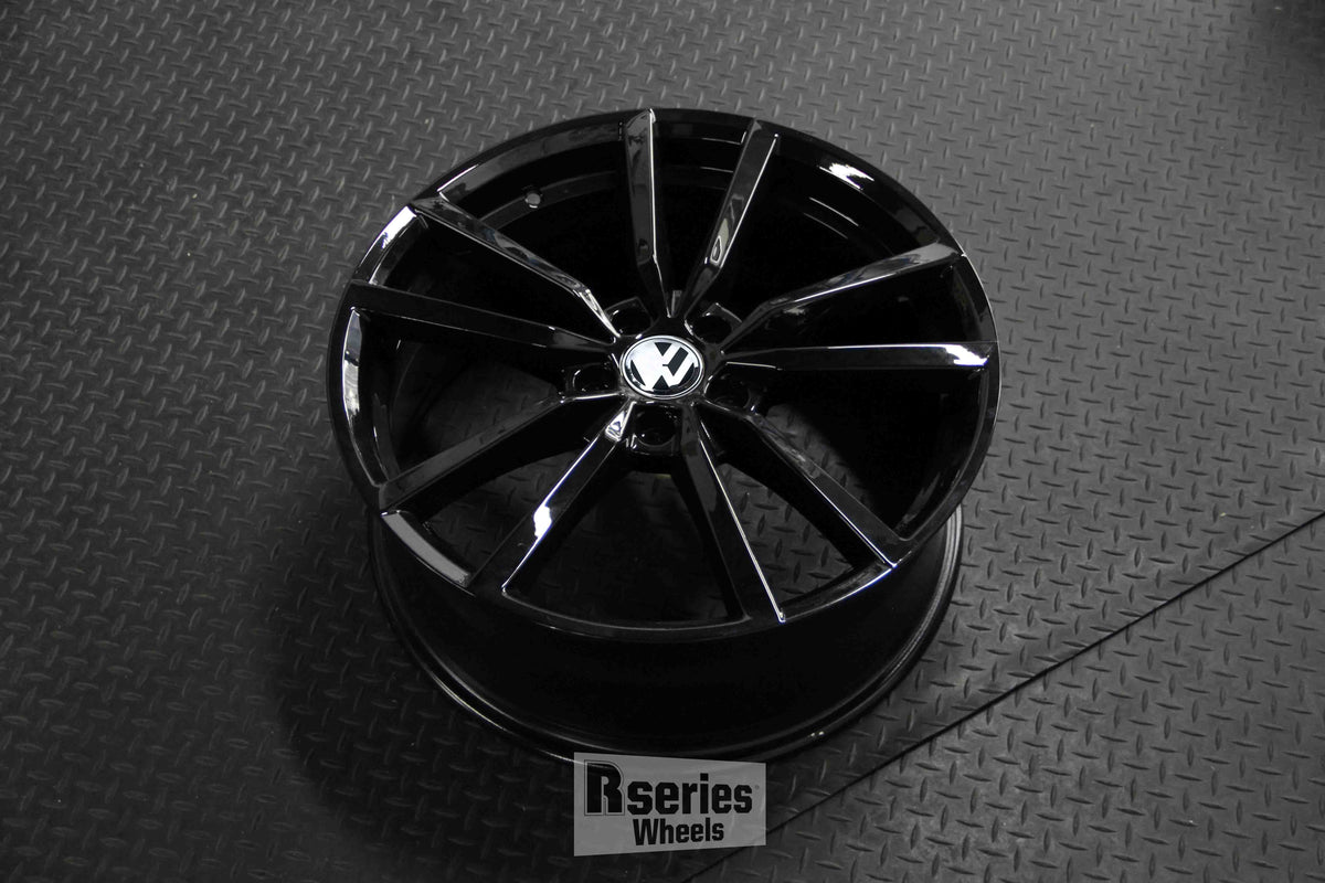 PV209 18" Gloss Black