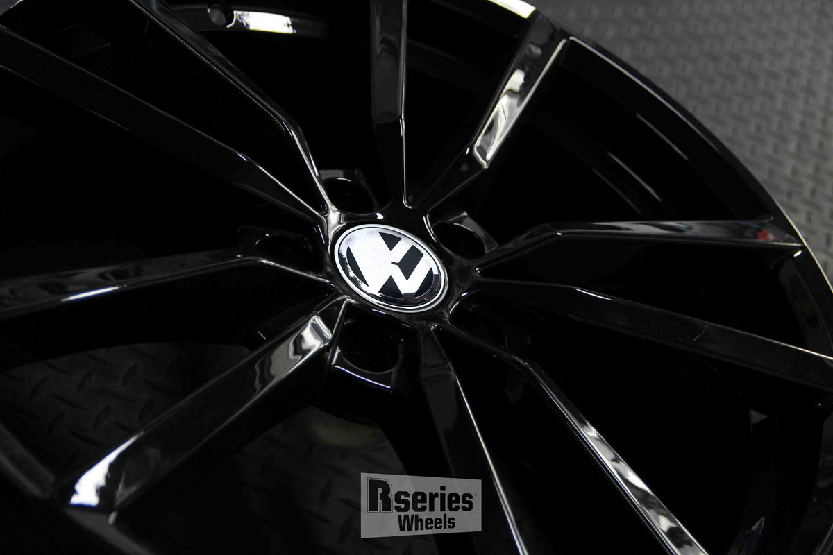 PV209 18" Gloss Black
