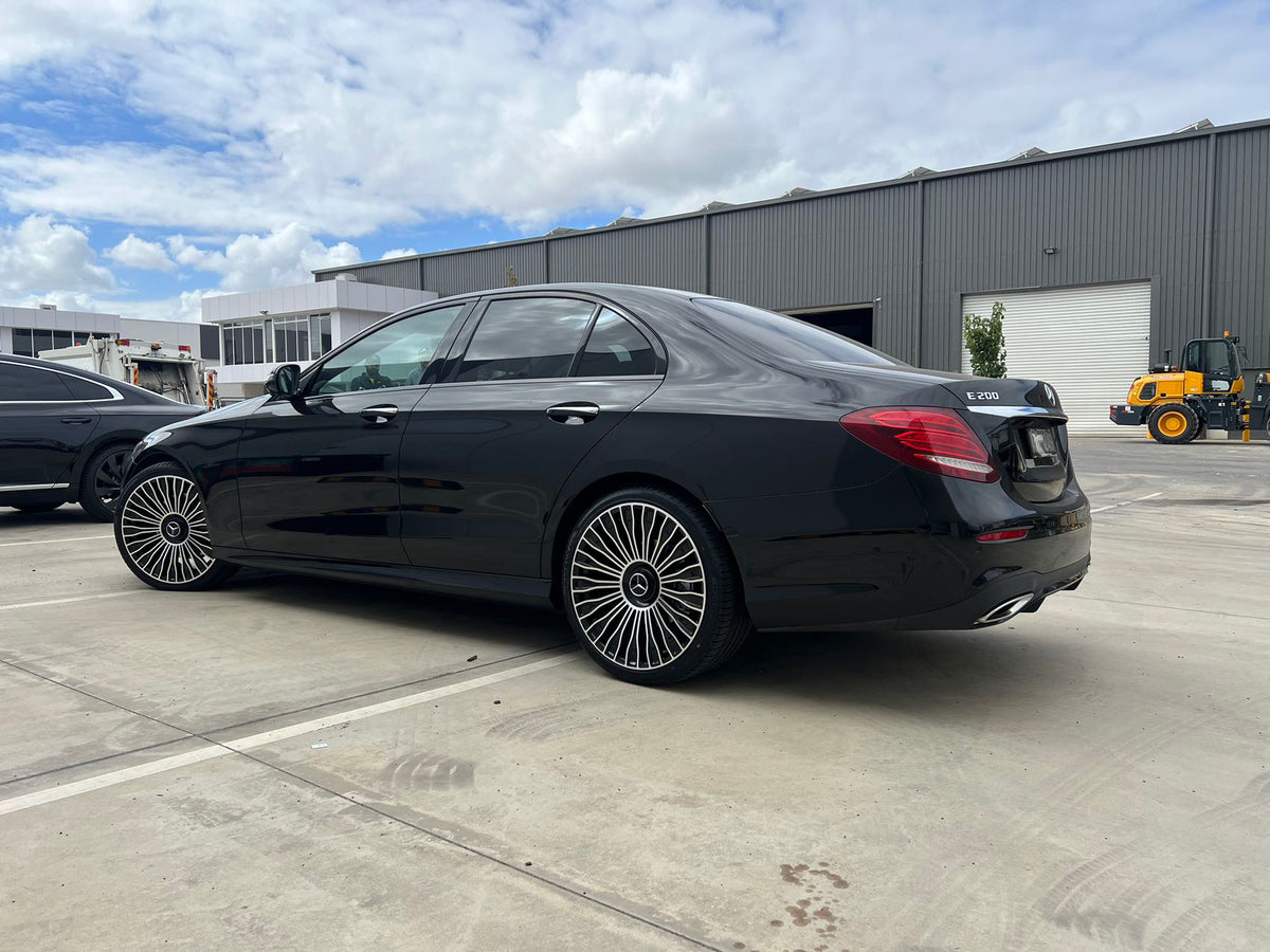 MC822 20" - Gloss Black Machined Face