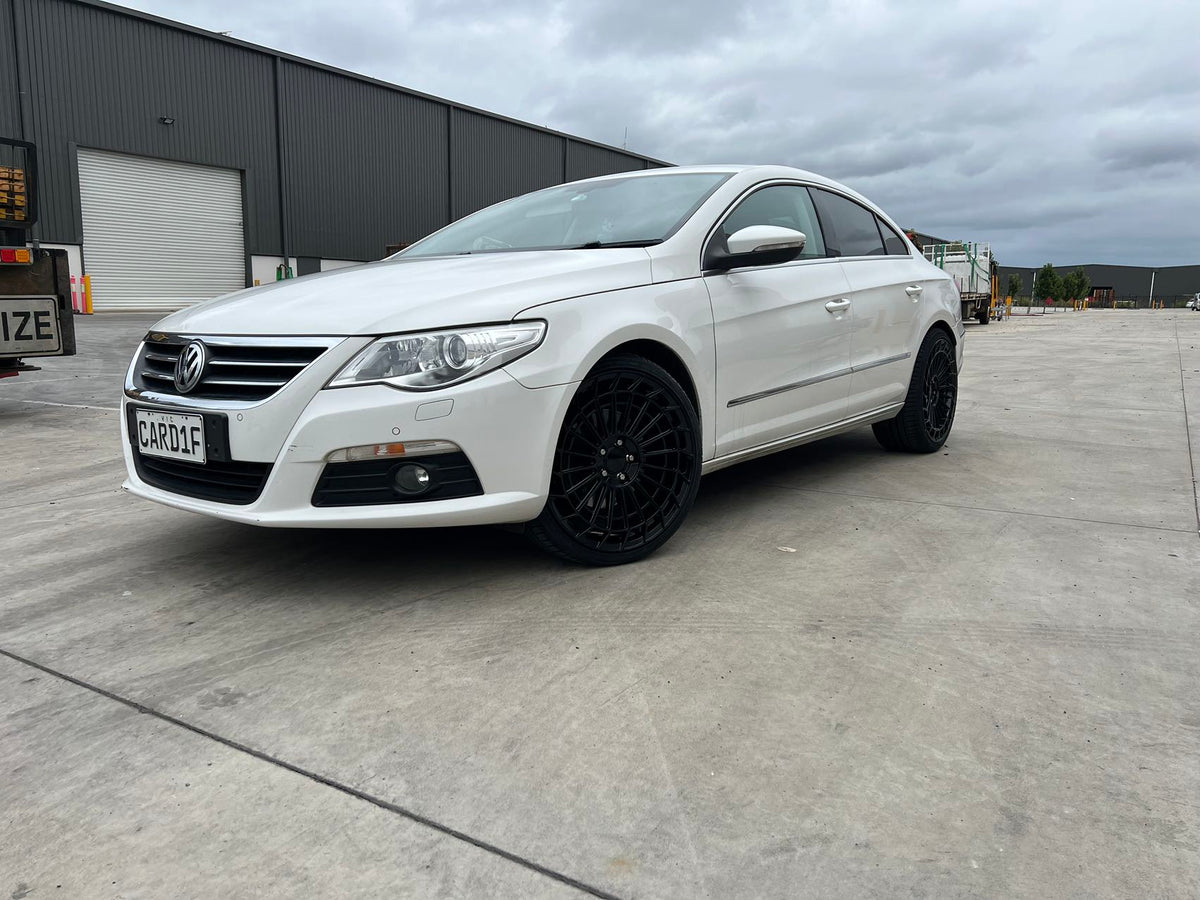 MC877 SF 20" - Gloss Black