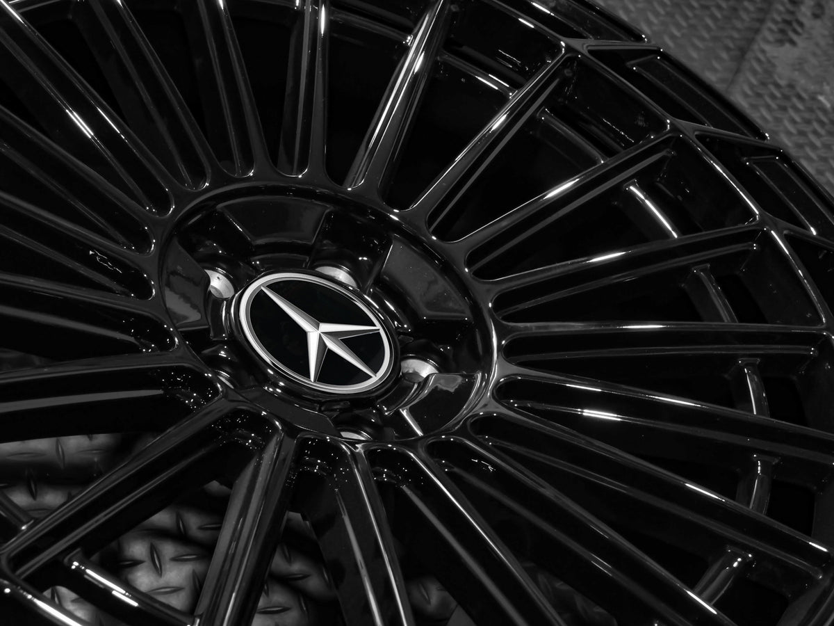 MC877 SF 20" - Gloss Black