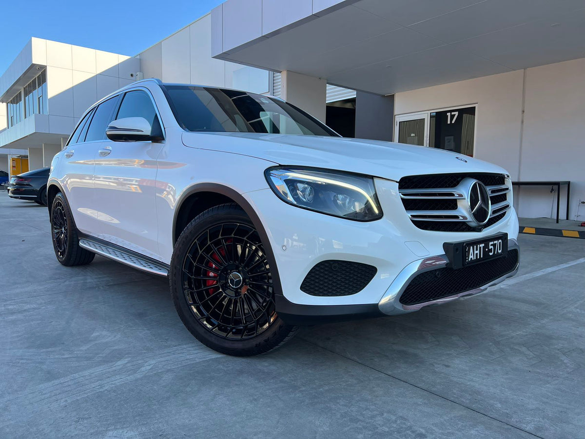 MC877 SF 20" - Gloss Black