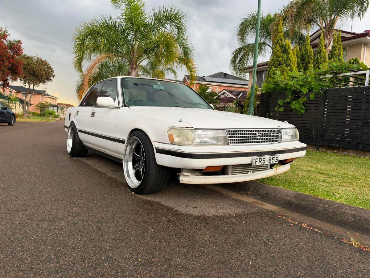 Toyota Cressida (MX83) on SpeedWorks SW17 Staggered: 18x9.5 +22 / 18x10.5 +22 Gloss Black & Machine Lip alloy wheels, customer photo 1 of 2