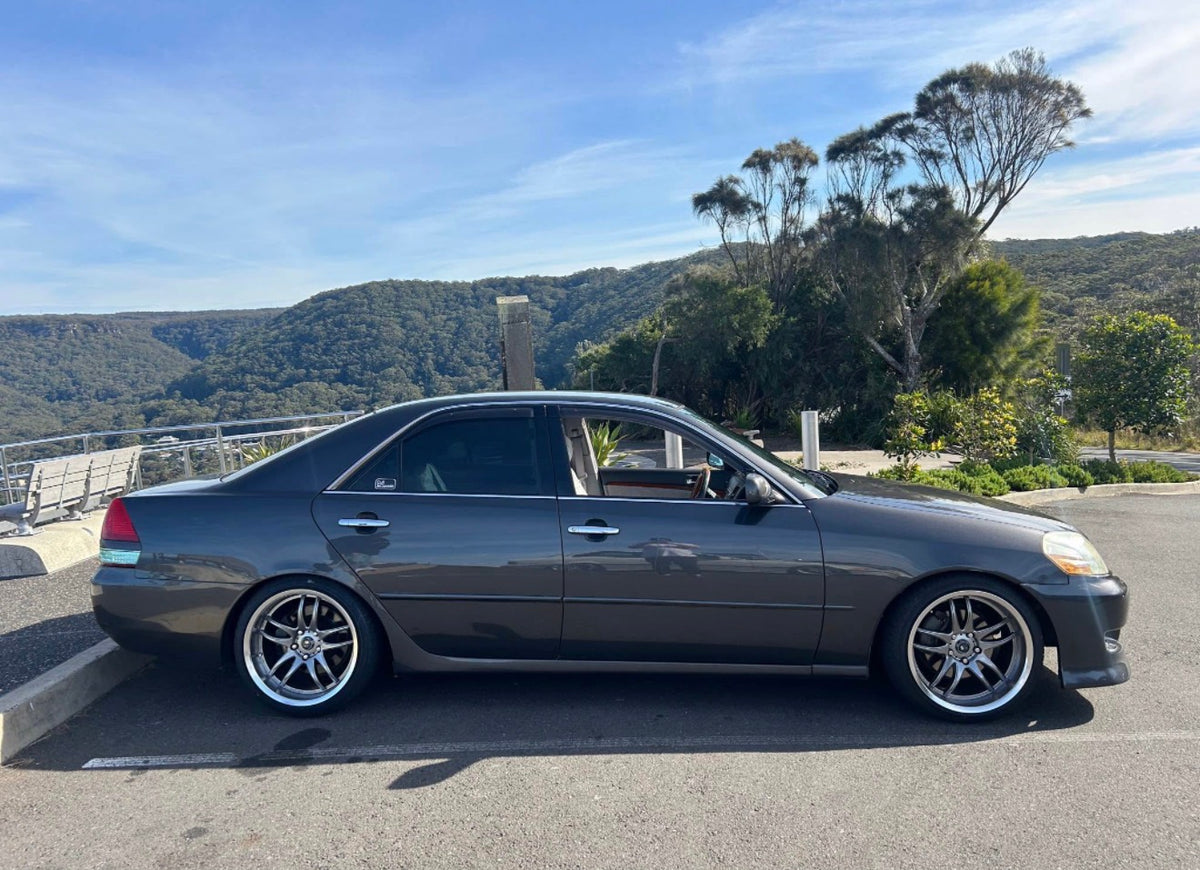 Toyota Mark II (X110) on SpeedWorks SW12 18x9.5 +22 Hyper Black & Machine Lip alloy wheels, customer photo 2 of 4