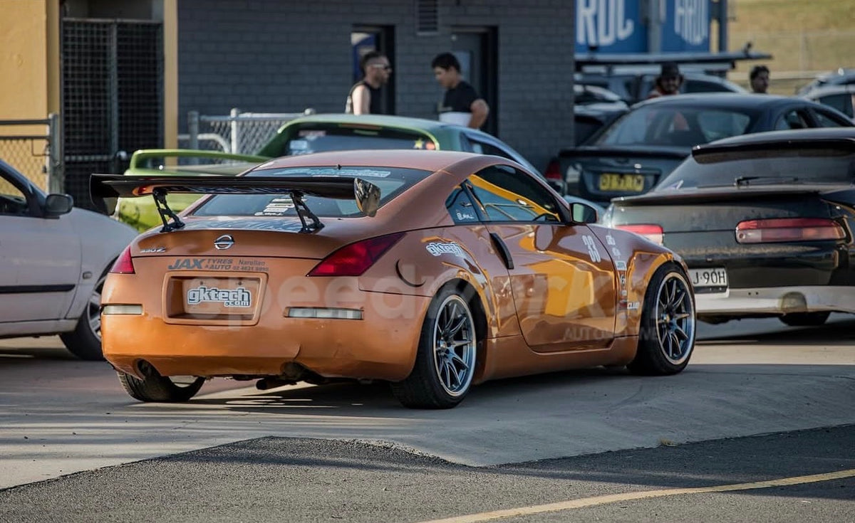 Nissan 350Z on SpeedWorks SW05 18x9.5 +35 Hyper Black & Machine Lip alloy wheels, customer photo 1 of 2