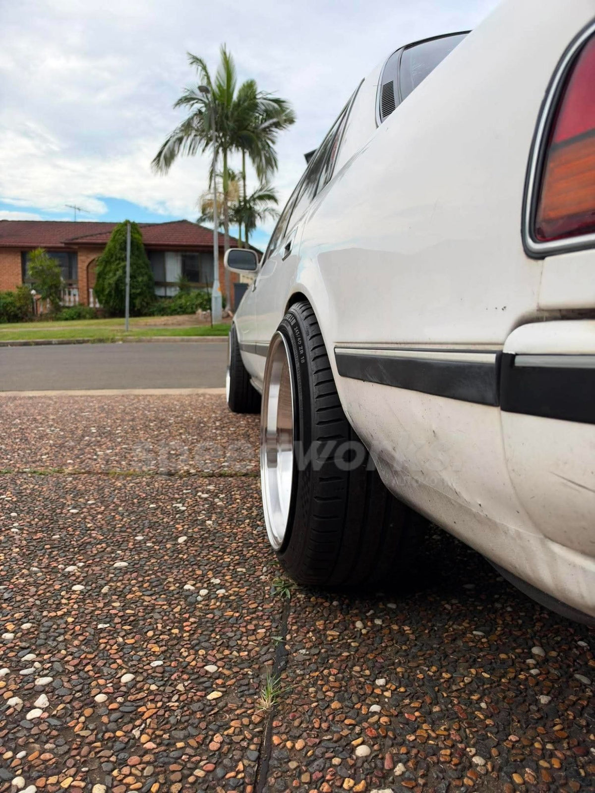Toyota Cressida (MX83) on SpeedWorks SW17 Staggered: 18x9.5 +22 / 18x10.5 +22 Gloss Black & Machine Lip alloy wheels, customer photo 2 of 2