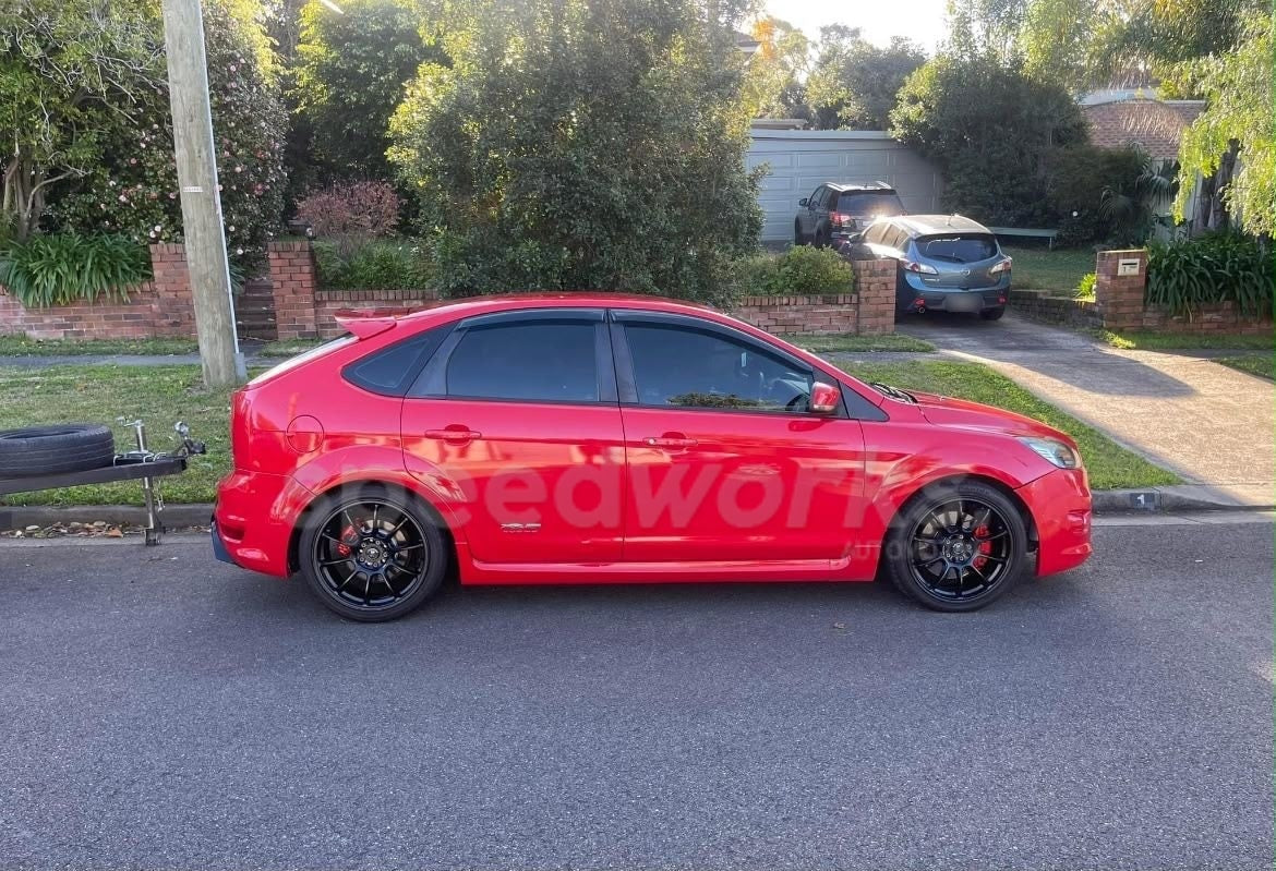 Ford Focus XR5 Turbo (LV) on SpeedWorks SW03 18x8 +38 Matte Black alloy wheels