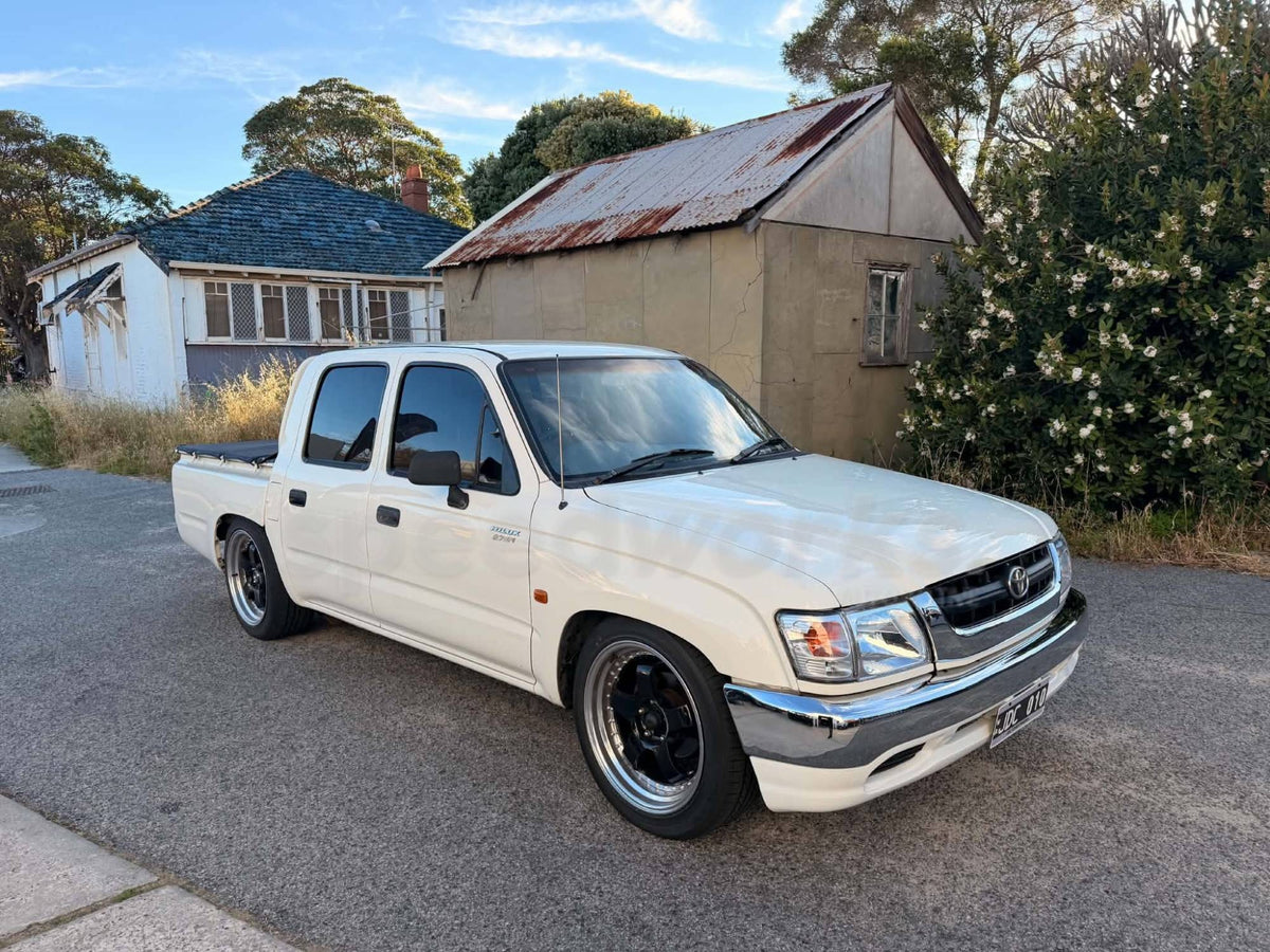 Toyota HiLux (N170) on SpeedWorks SW06 18x8.5 +35 Gloss Black & Machine Lip alloy wheels, customer photo 3 of 3