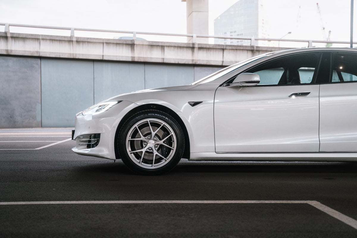 SWF07 forged wheels on a Tesla Model S, side profile
