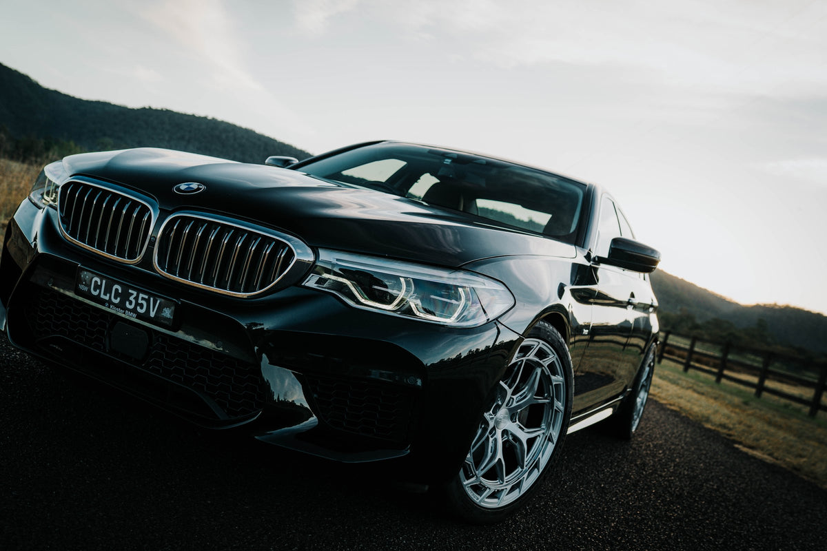 SWF18 forged wheels on a BMW 540i G30, front three-quarter