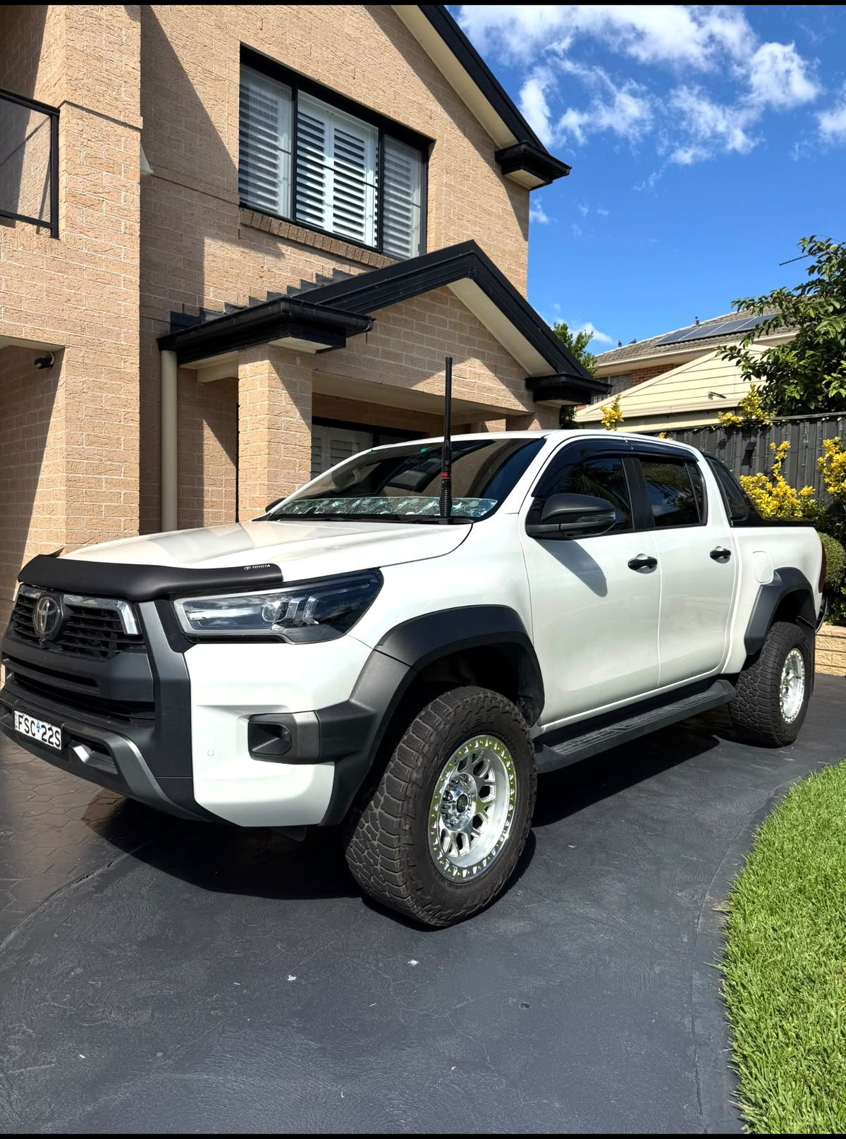 Toyota HiLux (N80) on SpeedWorks SW21 17x9.0 ±0 Machined Silver 4x4 wheels